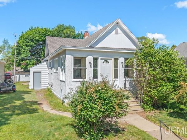 219 N 20th Street, Escanaba, MI 49829
