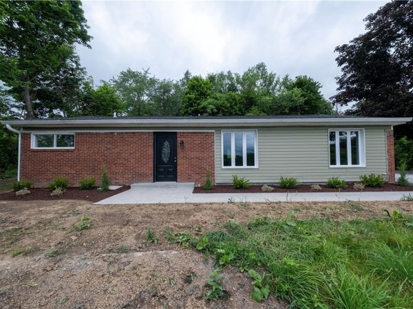 1165 Kings Ln , Coraopolis, PA 15108