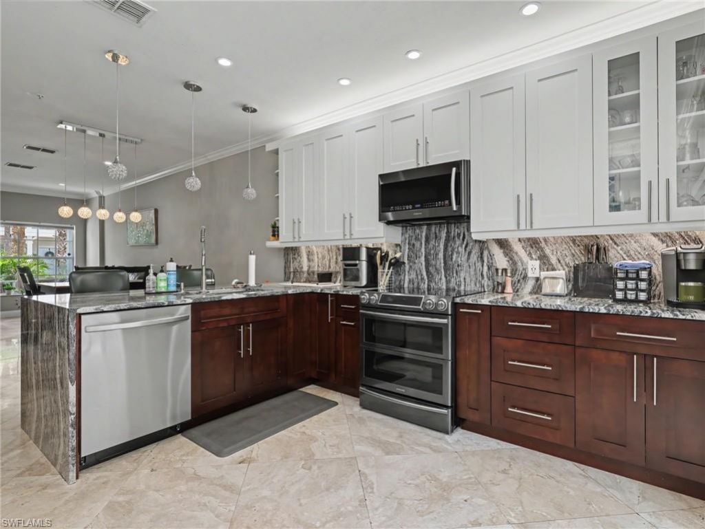 3299 Megan Ln, Unit 4, Naples, FL 34109 Photo