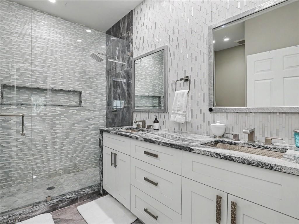 3299 Megan Ln, Unit 4, Naples, FL 34109 Photo
