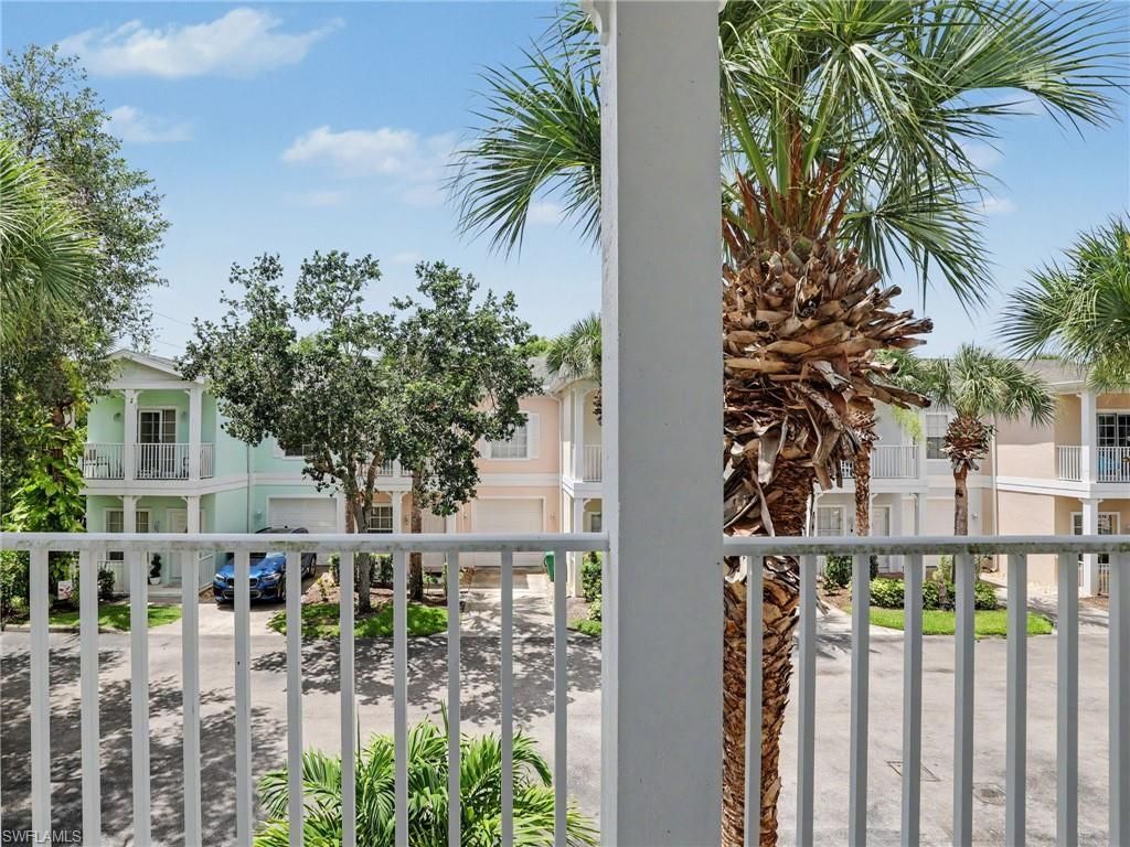 3299 Megan Ln, Unit 4, Naples, FL 34109 Photo
