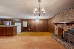 572 Westbury Road photo 4