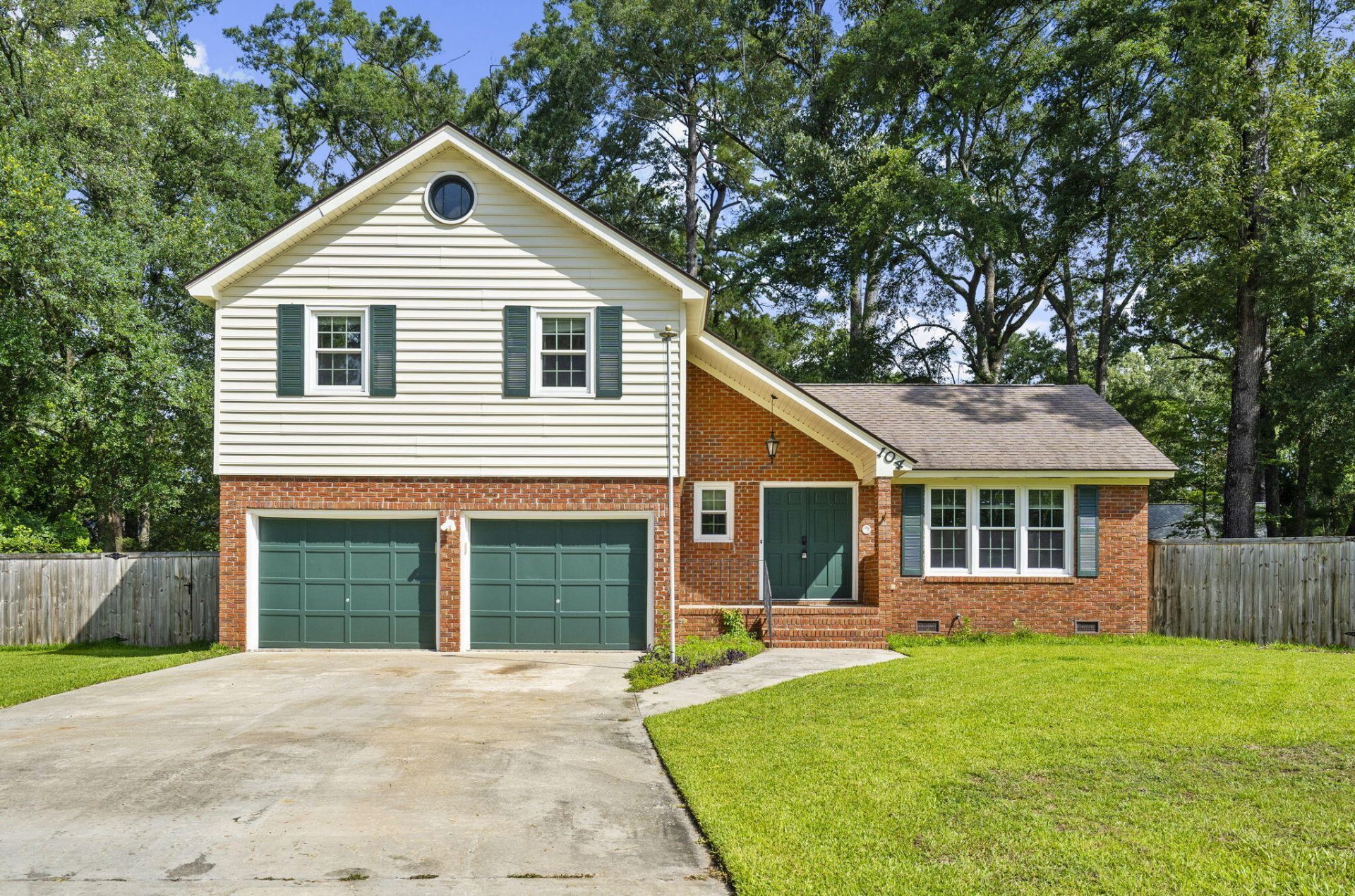 104 Greendale Court Photo 1