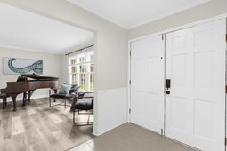 104 Greendale Court photo 4