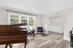 104 Greendale Court photo 4