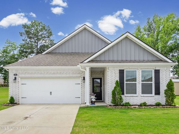 2091 Hyacinth Lane, Hernando, MS 38632