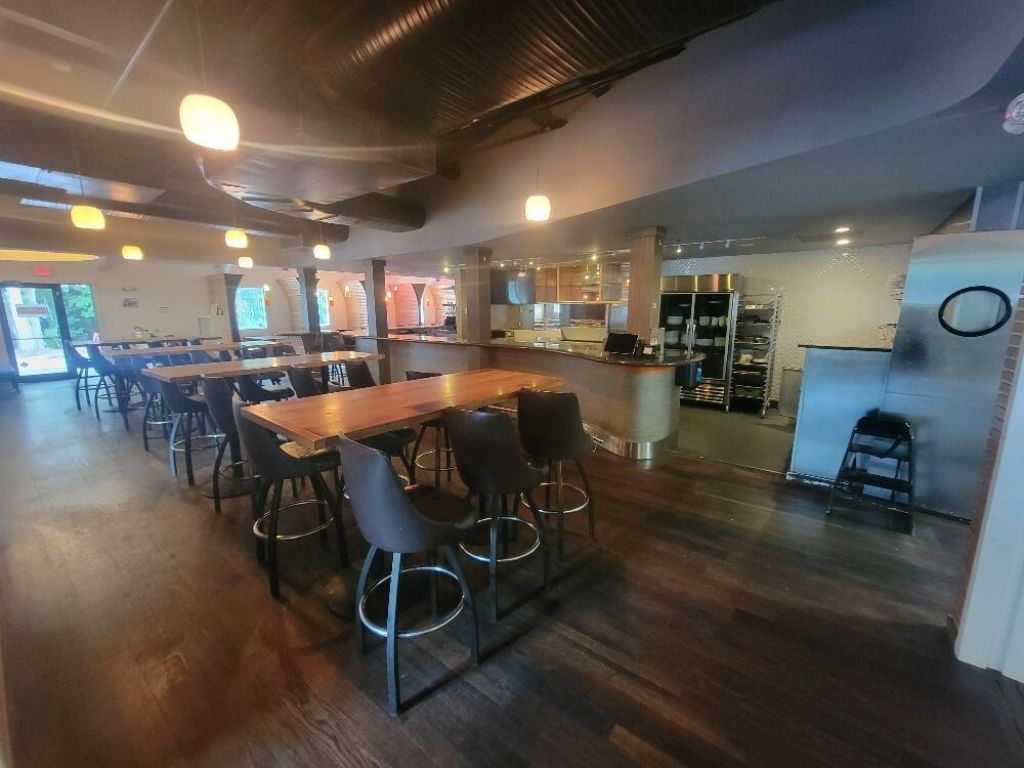 1090 Sam Rittenberg Boulevard  Photo 11