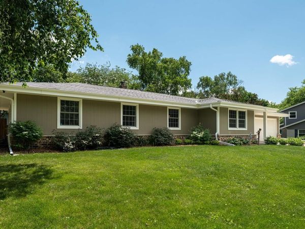 W56N850 N Meadow COURT, Cedarburg, WI 53012