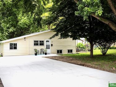 1807 Warren Street, Bellevue, NE 68005