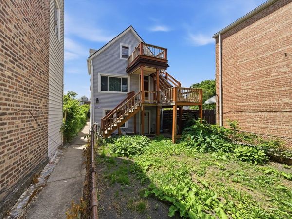 2627 W Montgomery Avenue , Chicago, IL 60632