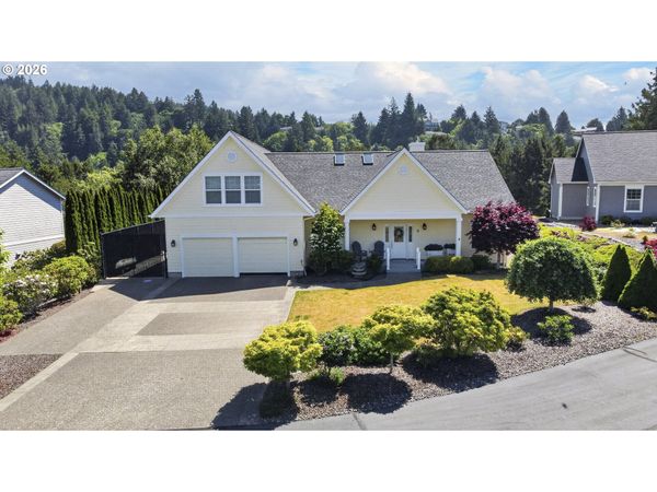 8 ONADOONE CT, Florence, OR 97439