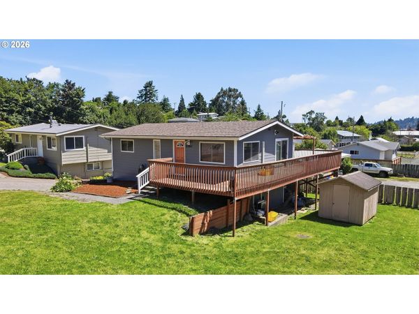 1060 S 10TH ST, Coos Bay, OR 97420