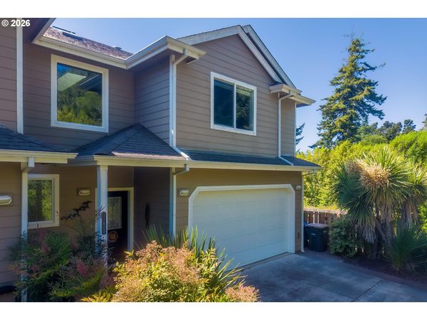 125 NE LINCOLN ST, Unit B, Newport, OR 97365