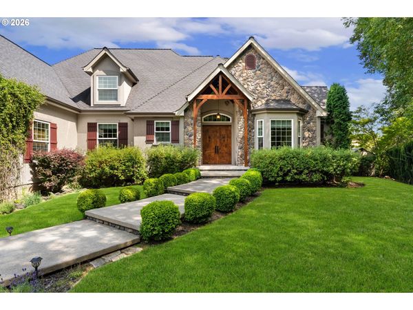 567 CHEROKEE AVE, Roseburg, OR 97471