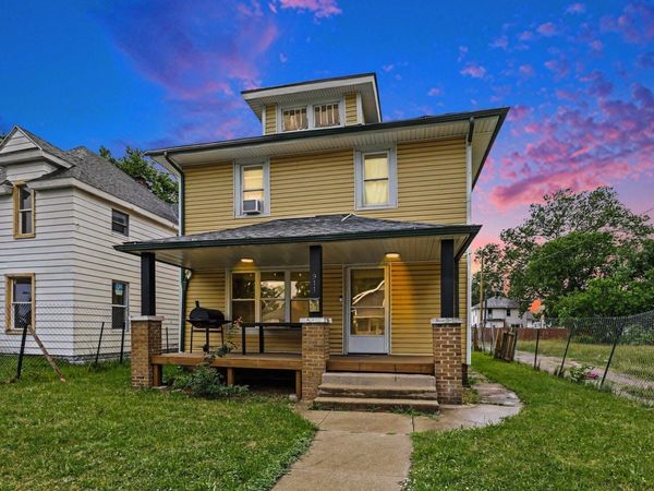 911 N Adams Street, South Bend, IN 46628