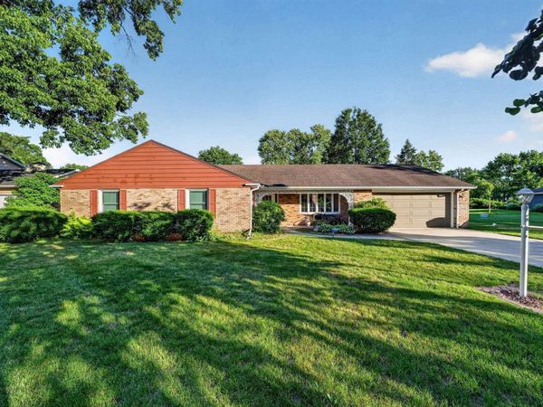 15674 Embers Drive, Mishawaka, IN 46545