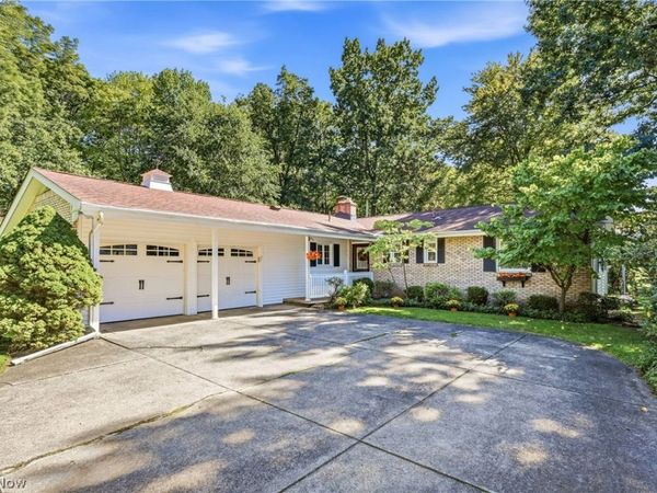 8564 Squires Lane NE, Warren, OH 44484