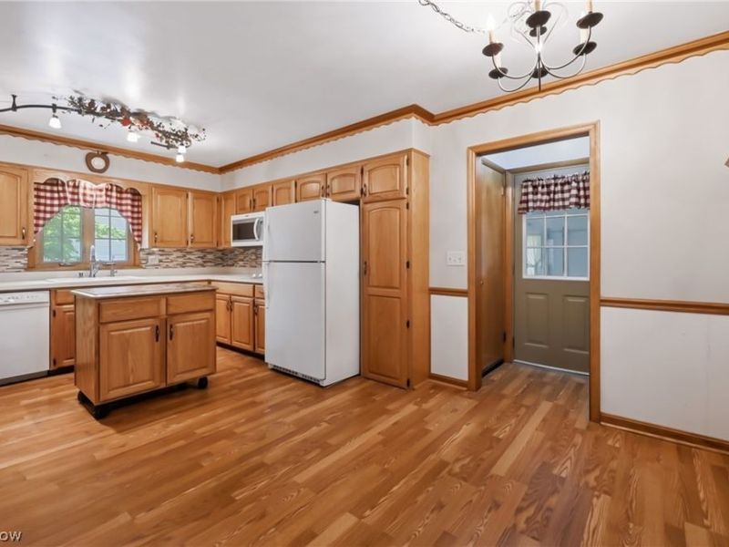 8564 Squires Lane NE, Warren, OH 44484 Photo 11