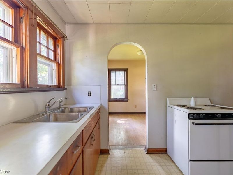 809 Easton Street NE, Canton, OH 44721 Photo 13