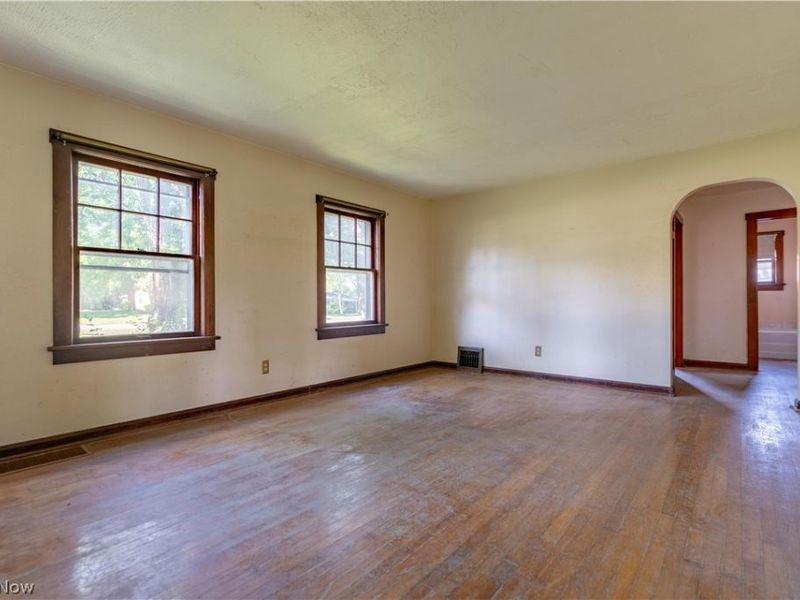 809 Easton Street NE, Canton, OH 44721 Photo 4