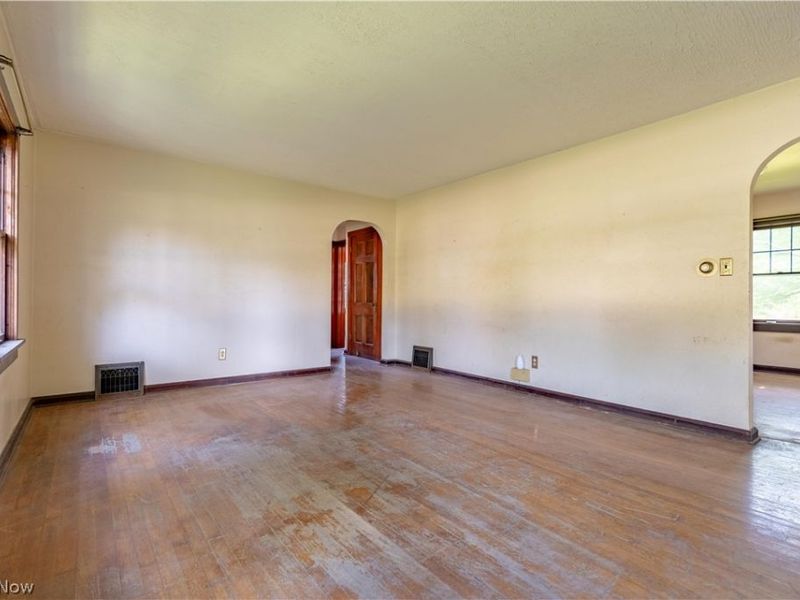 809 Easton Street NE, Canton, OH 44721 Photo 5