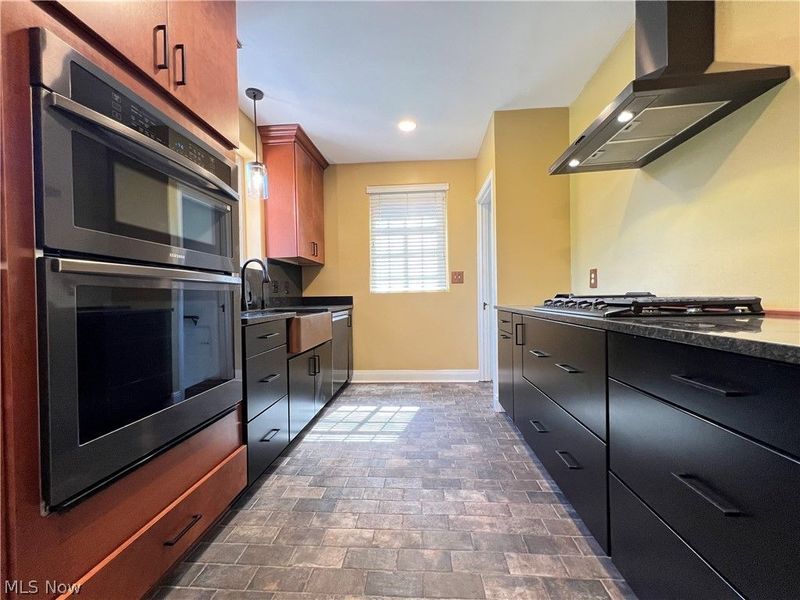 16287 Brewster Road, Cleveland, OH 44112 Photo 18