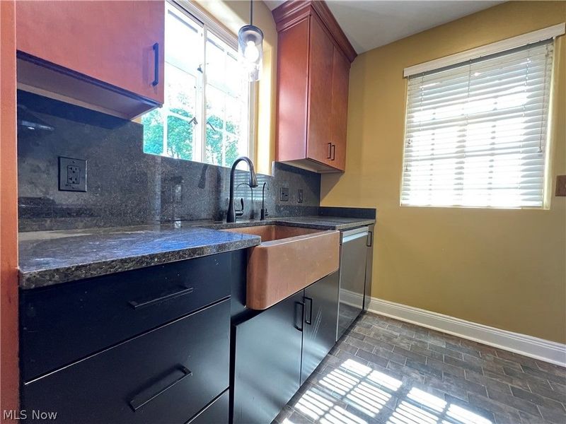 16287 Brewster Road, Cleveland, OH 44112 Photo 19