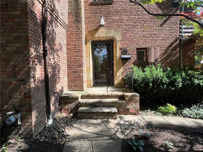 16287 Brewster Road, Cleveland, OH 44112 Photo 2