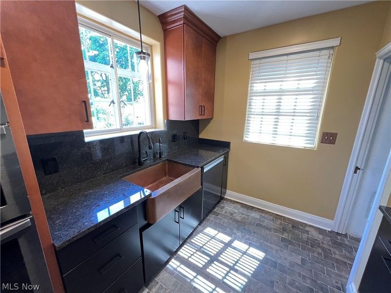 16287 Brewster Road, Cleveland, OH 44112 Photo 20