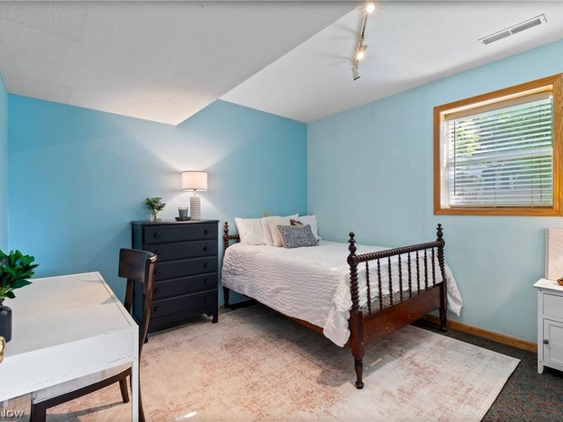 10689 Cleveland Avenue NW, Uniontown, OH 44685 Photo 31