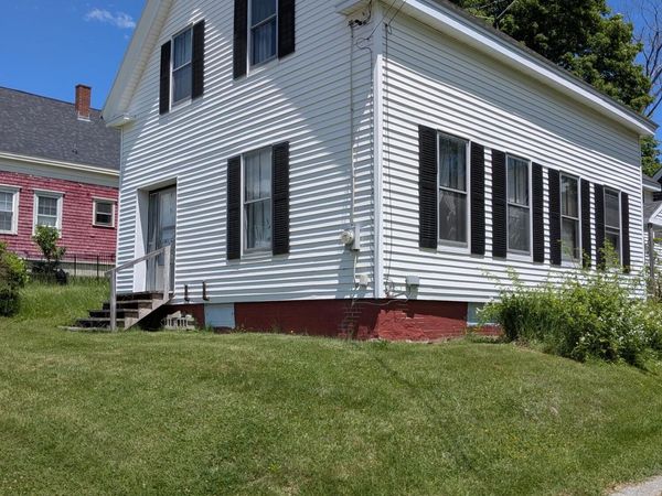 5 Lincoln Street , Richmond, ME 04357