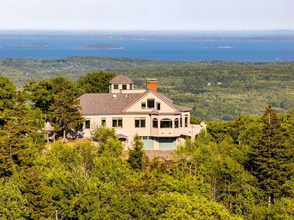 251 Mount Pleasant Street, Rockport, ME 04856