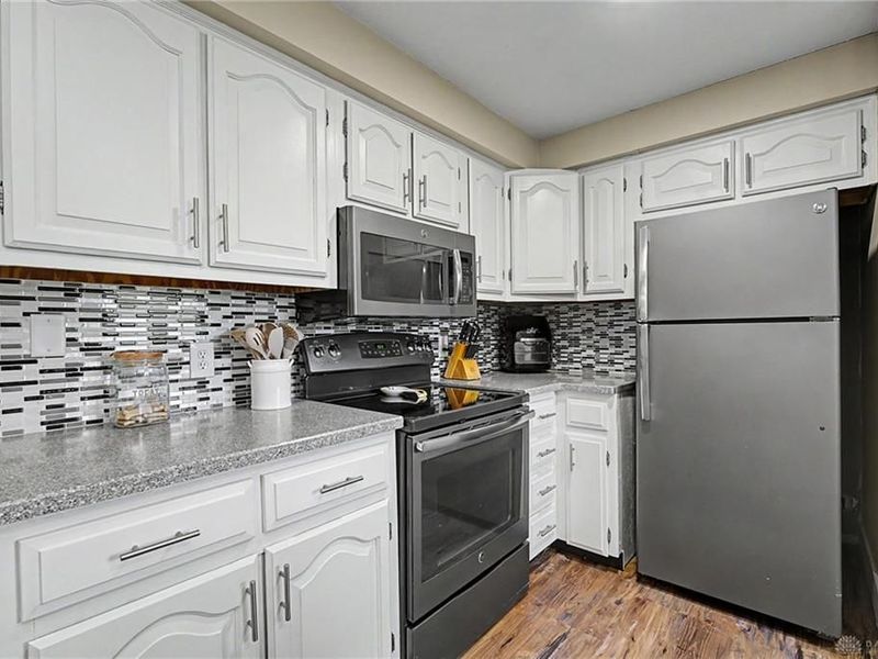 4627 Whitegate Drive, Beavercreek, OH 45430 Photo 13