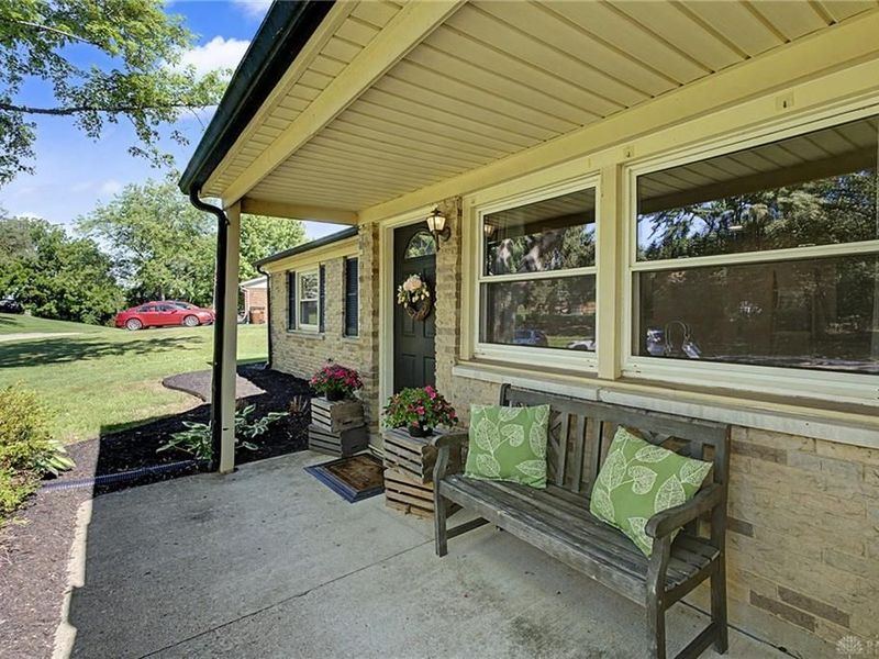 4627 Whitegate Drive, Beavercreek, OH 45430 Photo 2