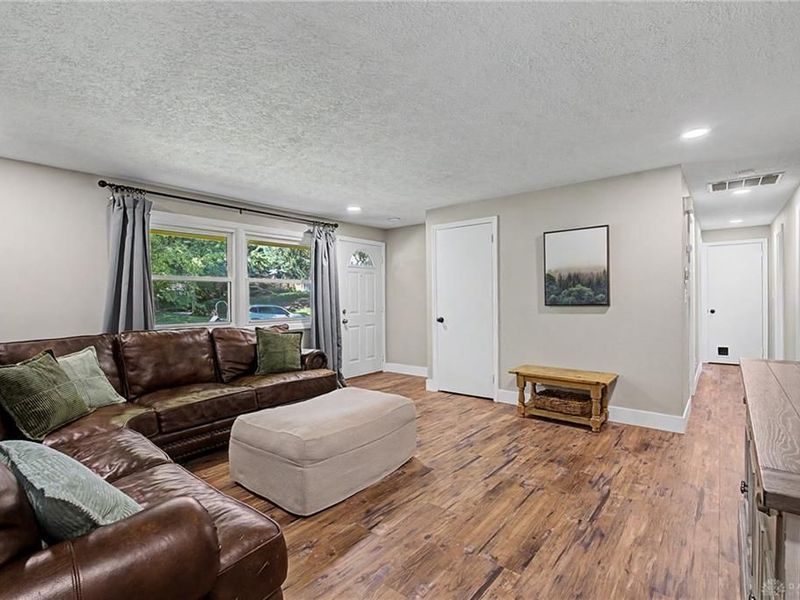 4627 Whitegate Drive, Beavercreek, OH 45430 Photo 5