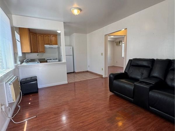1466 Silver Lake Boulevard, Silver Lake, CA 90026