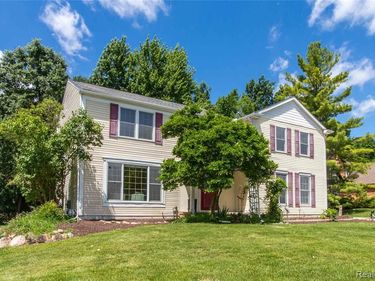 1880 Poppleton Drive, West Bloomfield Twp, MI 48324
