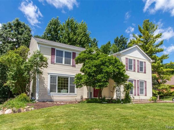 1880 Poppleton Drive, West Bloomfield Twp, MI 48324