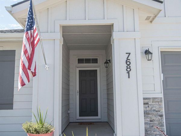 7681 E Drouillard St, Nampa, ID 83687