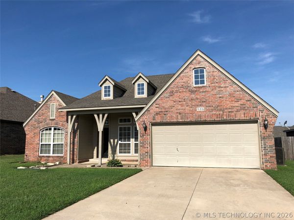 506 S 49th Court , Broken Arrow, OK 74014