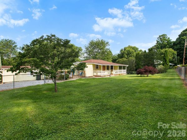 407 Hall Street , Hendersonville, NC 28739