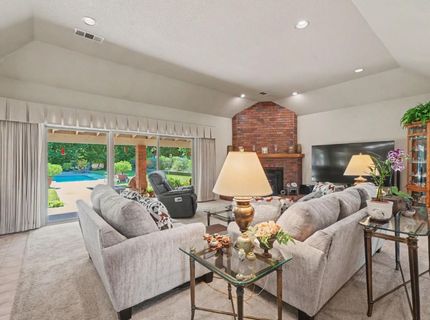 9069 Bader Rd, Elk Grove, CA 95624 Photo
