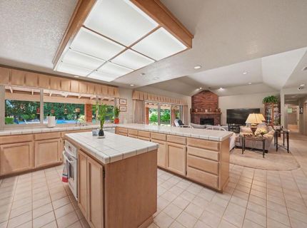 9069 Bader Rd, Elk Grove, CA 95624 Photo