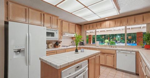 9069 Bader Rd, Elk Grove, CA 95624 Photo