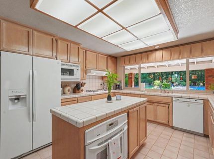 9069 Bader Rd, Elk Grove, CA 95624 Photo