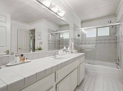 9069 Bader Rd, Elk Grove, CA 95624 Photo