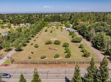 9069 Bader Rd, Elk Grove, CA 95624 Photo