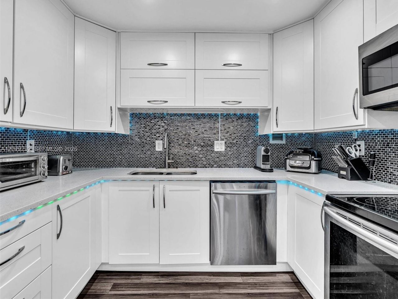 2450 NE 135th St, Unit 201, North Miami, FL 33181 Photo