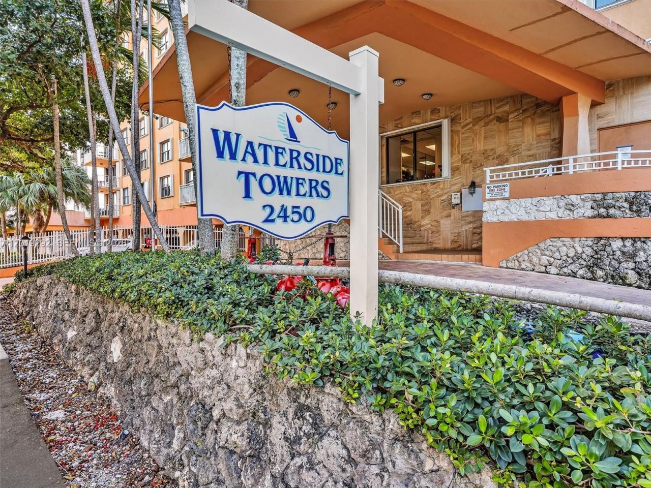 2450 NE 135th St, Unit 201, North Miami, FL 33181 Photo