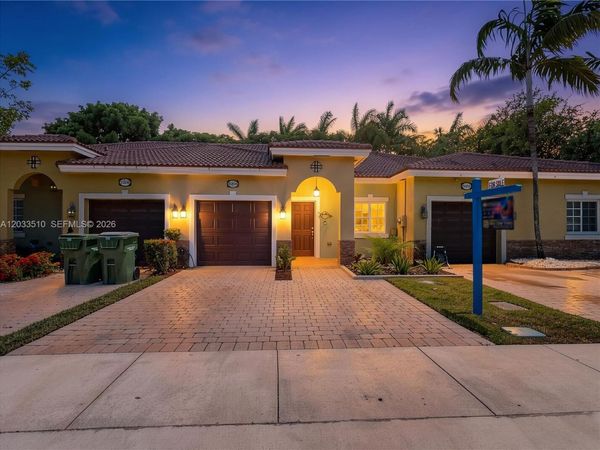 3204 NE 11th Dr , Homestead, FL 33033